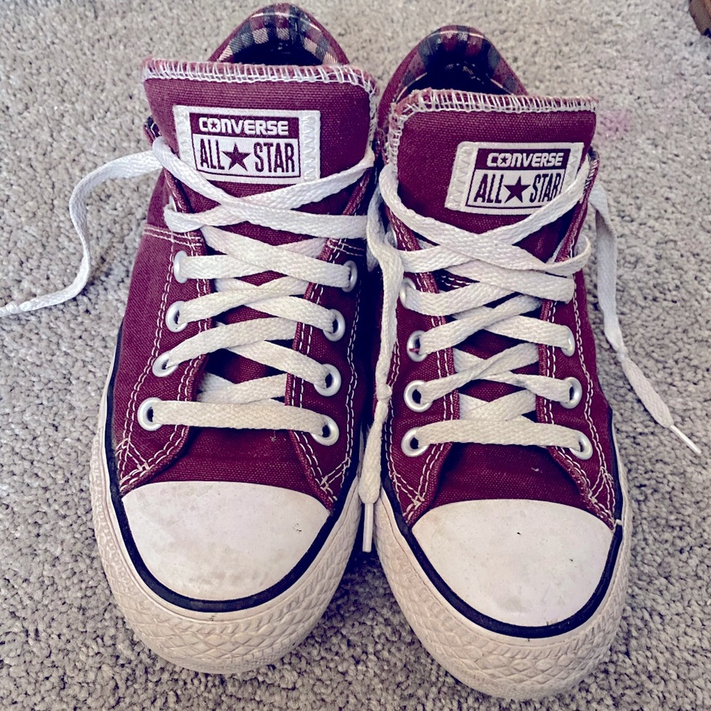 Burgundy converse